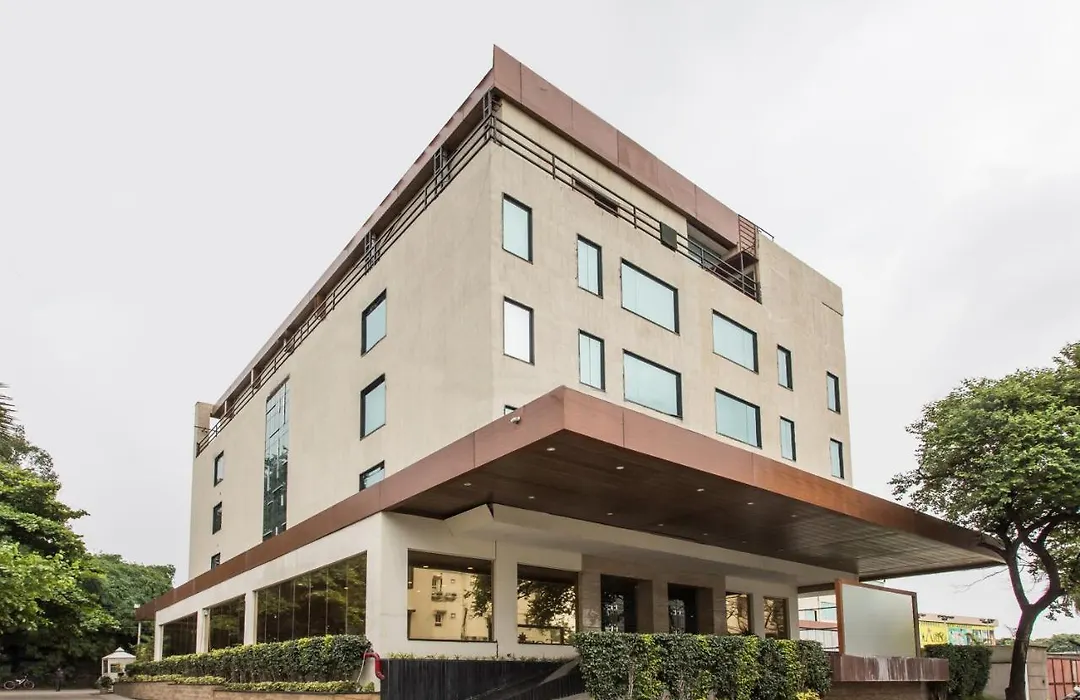 Solaris Hotel And Club-1